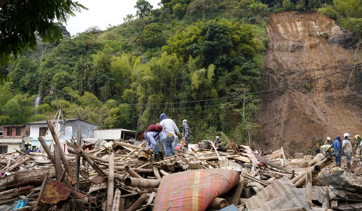 Colombia landslide kills at least 14 and injures 35